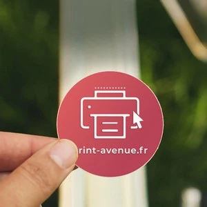 Envoi goodies marketing direct par voie postale : les autocollantes de différentes formes - Print-avenue